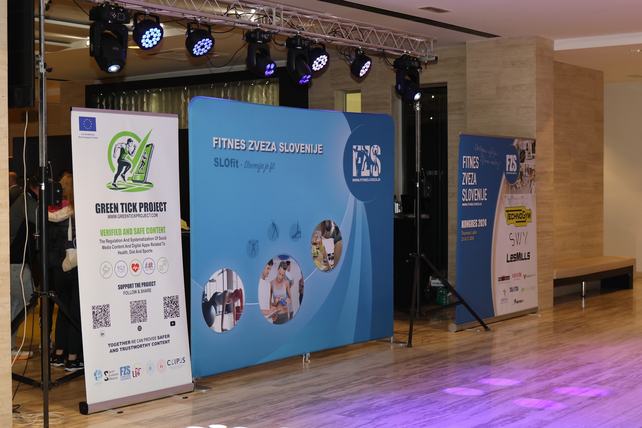 Ozvočenje in light show Atlantix duo banda