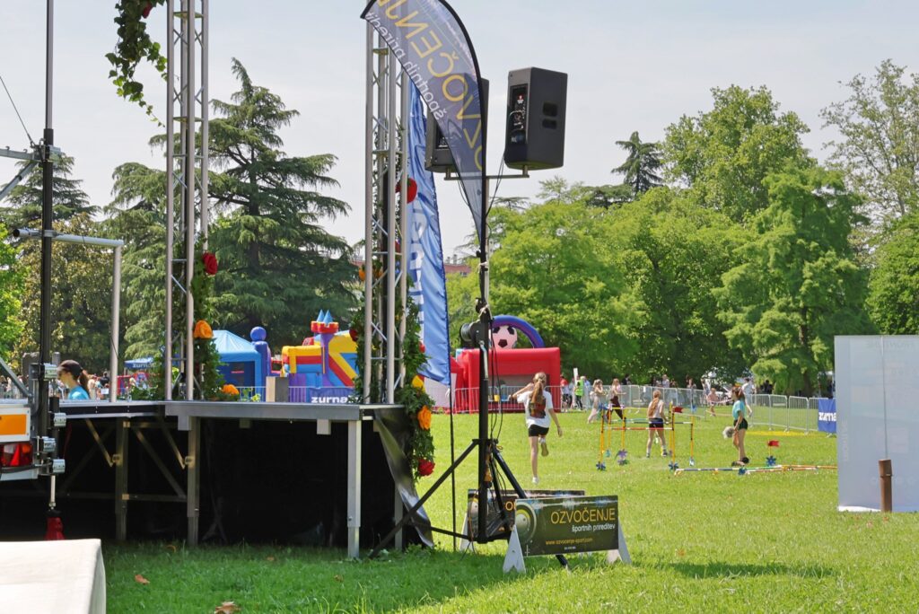 Ozvočenje prireditve v noci gorici