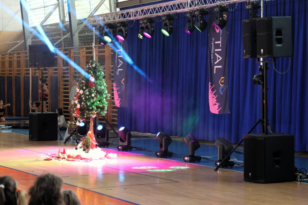 ozvočenje in osvetlitev plesne produkcije tial grosuplje1