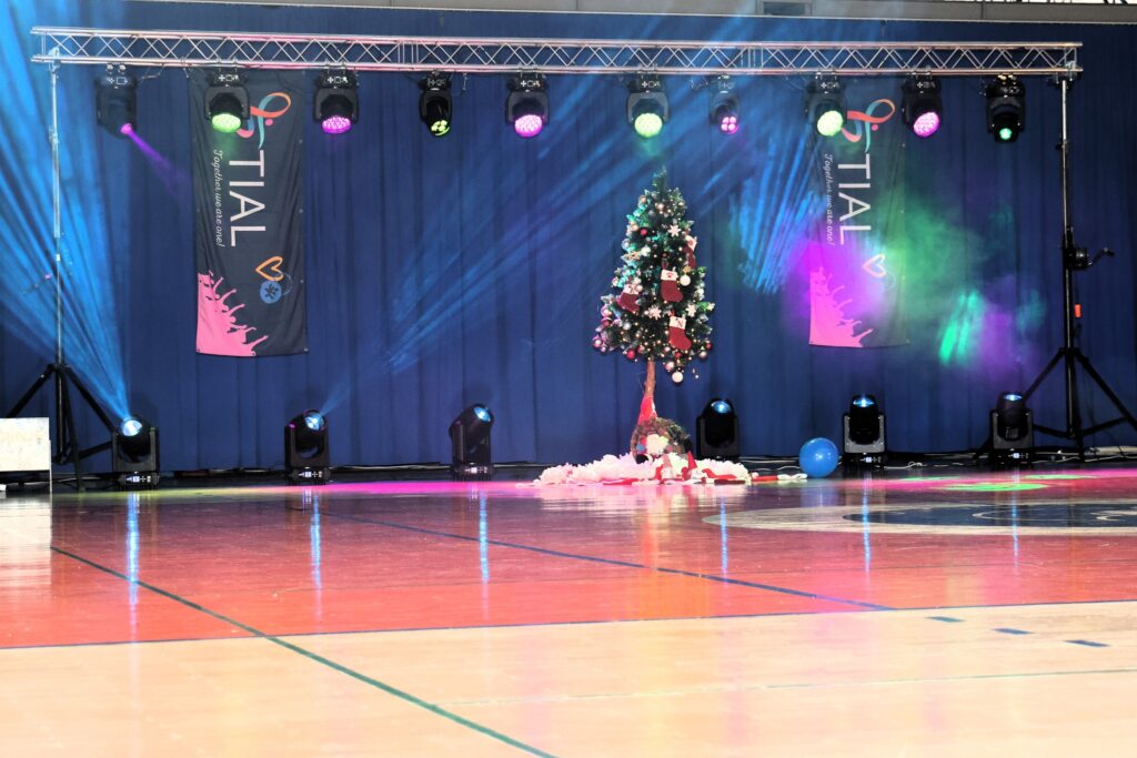 ozvočenje in osvetlitev plesne produkcije tial grosuplje1